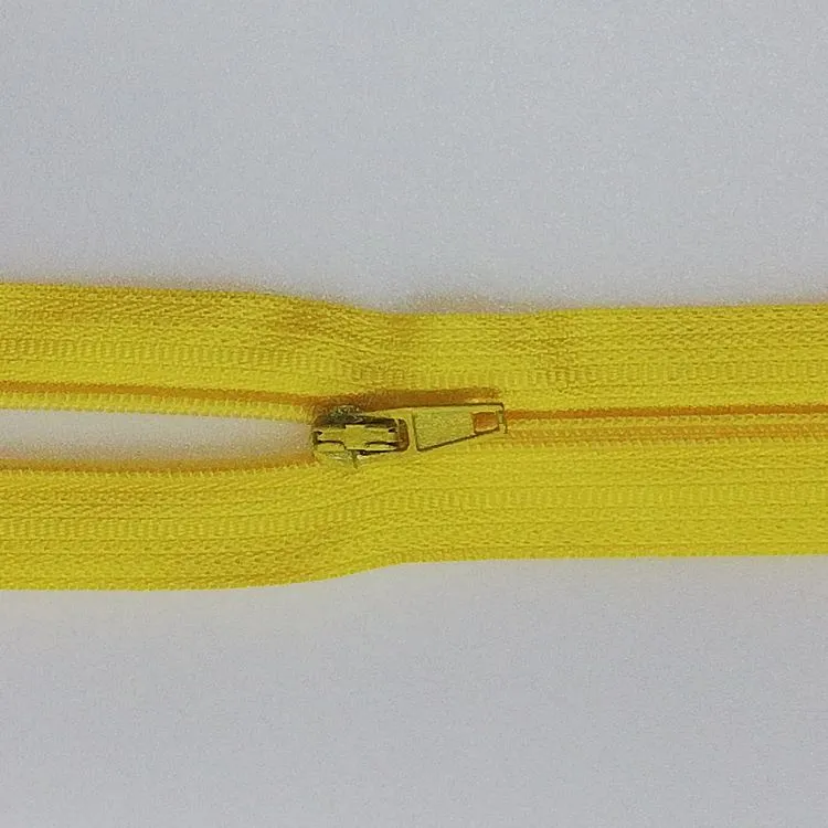 Zip - 56cm Closed Nylon - Yellow