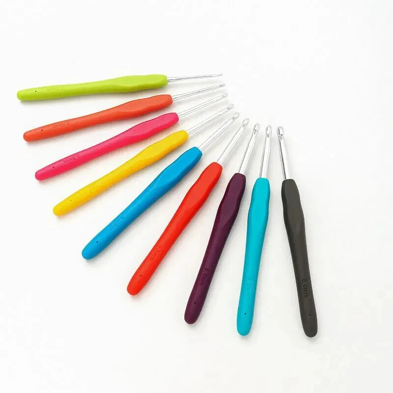 Crochet Hook Set - Sizes from 2mm to 6mm 