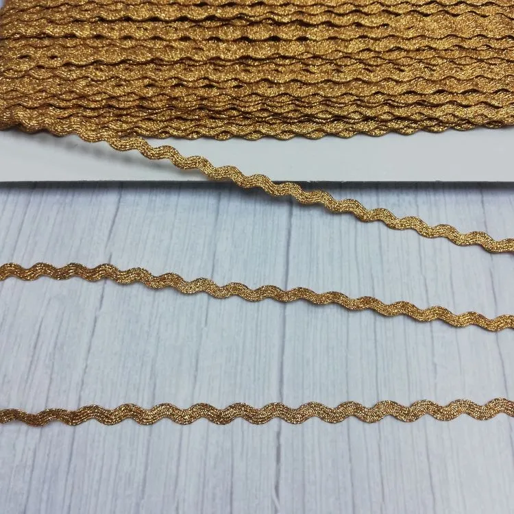 7mm Ric Rac Trim in Gold