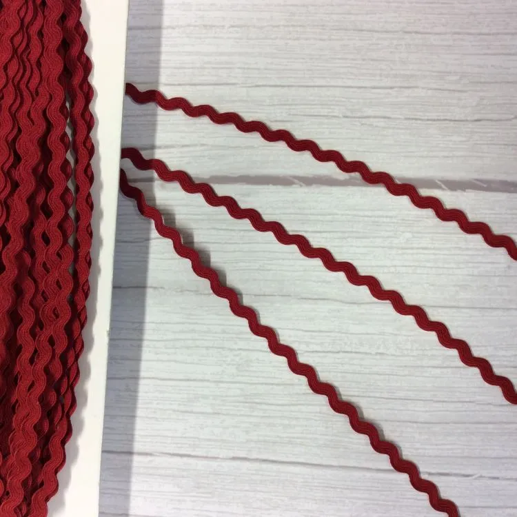 7mm Ric Rac Trim in Red