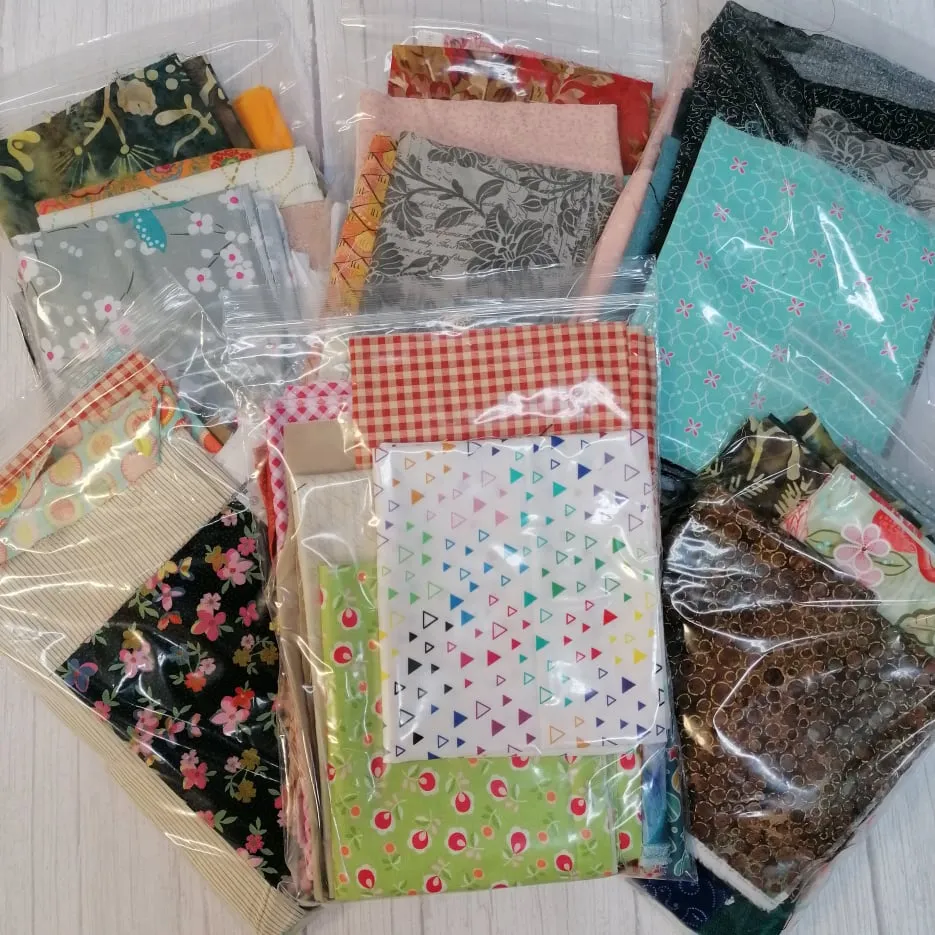 Quilting Fabric - Scrap Bag of Assorted Colours and Sizes